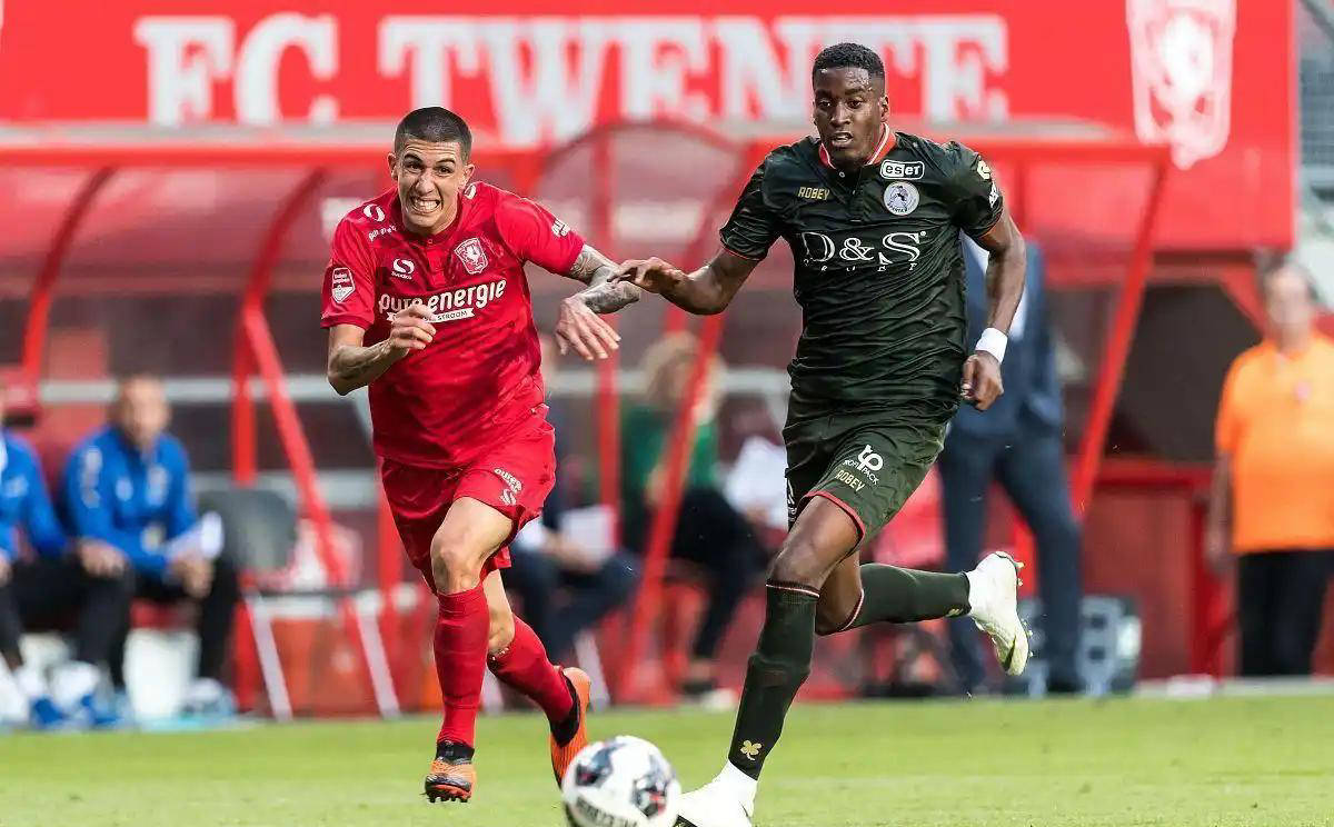 面临艰难抉 面临艰难抉